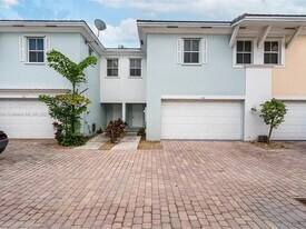 Building Photo - 414 NE 1st Ave