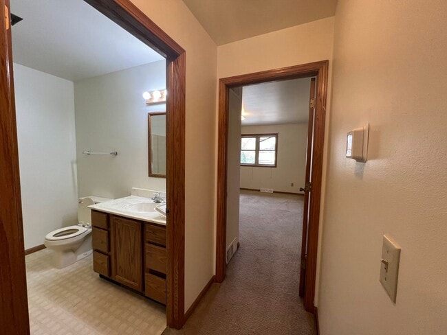 Building Photo - Lacy Road Duplex