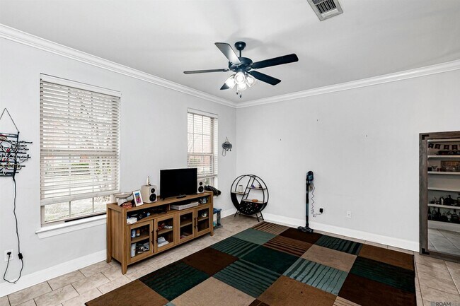 Building Photo - 10600 Lakes Blvd