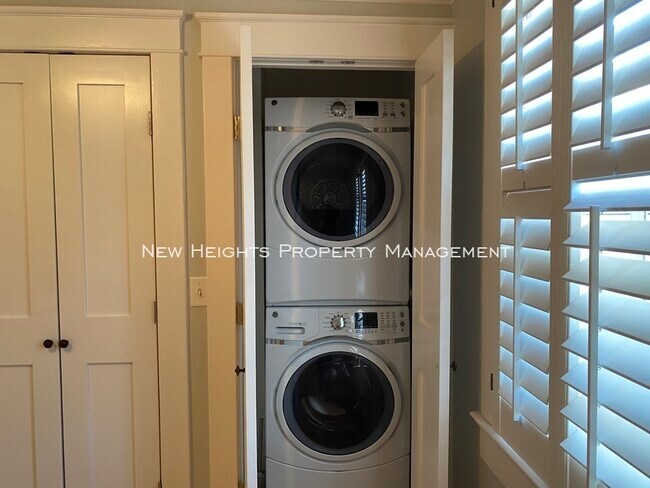 Building Photo - 301 Broad St