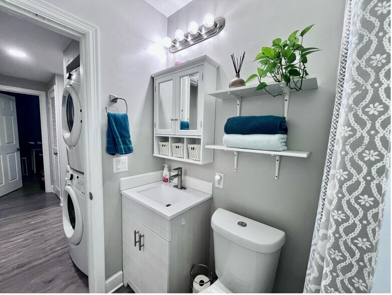 Building Photo - 4648 Cardinal Blvd