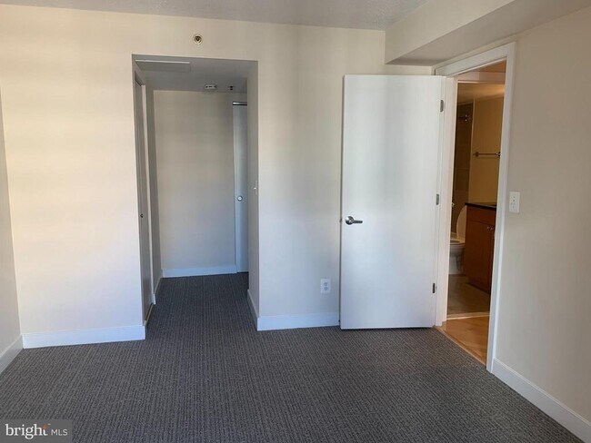 Building Photo - 7500 Woodmont Ave