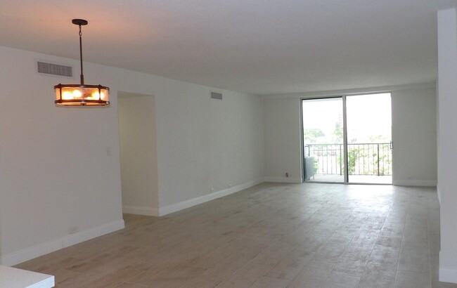 Building Photo - 1208 Marine Way