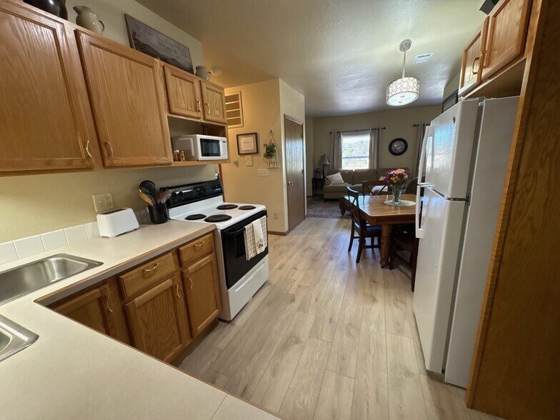 KITCHEN - 125 W Main St