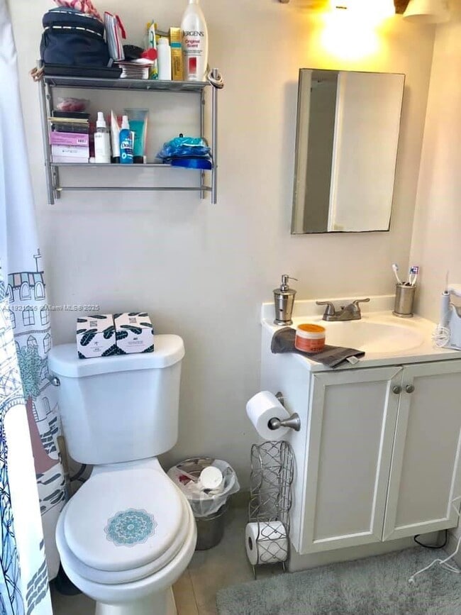 Building Photo - 2521 Pierce St