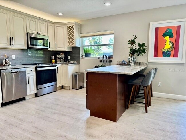 Building Photo - 1815 Barker Dr