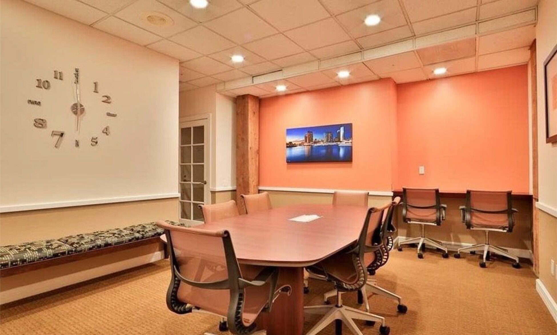 Conference room - 500 W Harbor Dr