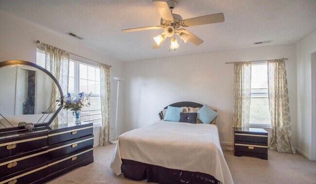 Building Photo - 101 Pine Ridge Plz