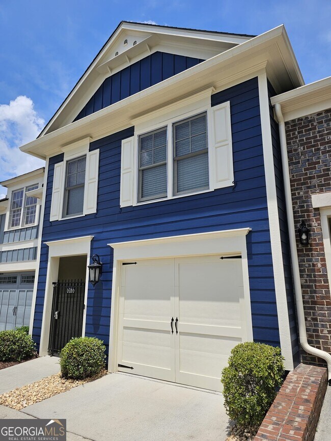 Building Photo - 6166 Holly Pk Ln SE