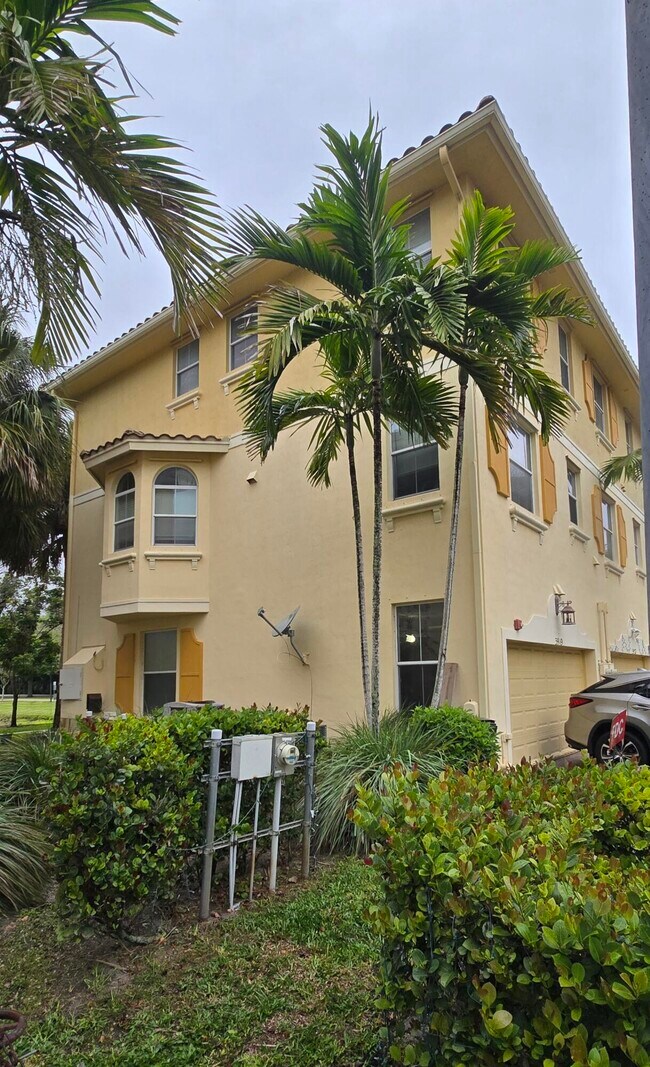 Building Photo - 3919 Passion Flower Rd