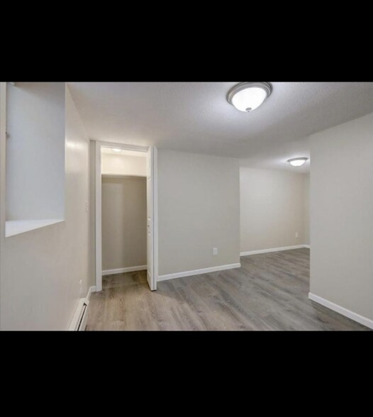 Building Photo - 4253 James Ave N
