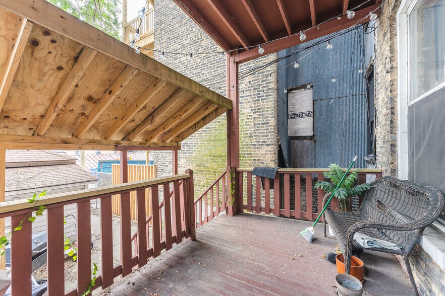Building Photo - 3519 N Reta Ave