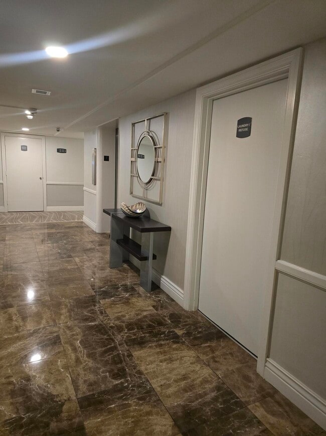 Building Photo - 3800 Galt Ocean Dr