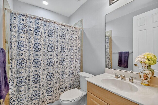 Building Photo - 9167 Oak Alley Dr