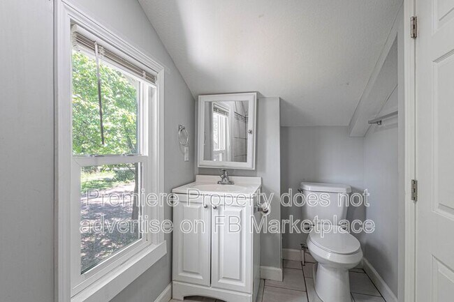 Building Photo - 4108 N Mersington Ave