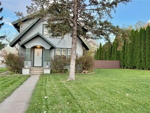 Building Photo - 1201 6th St SW