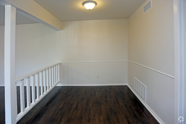 1Bd/1Bath - 2808 Throckmorton St