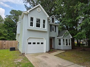 Building Photo - Charming 3-Bedroom Retreat Near Camp Lejeune's Main Gate
