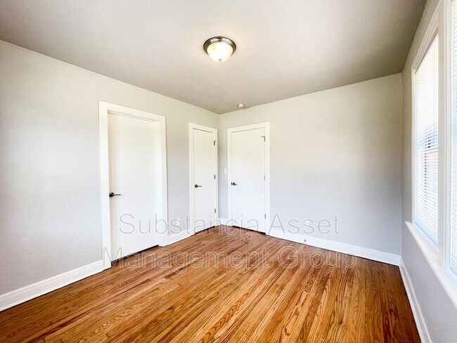 Building Photo - 835 East Dr