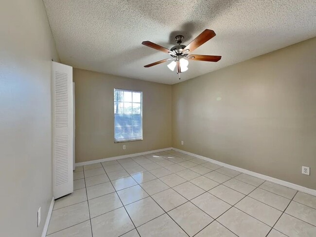 Building Photo - 2431 SW 87th Terrace