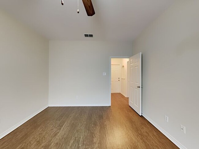 Building Photo - 3013 S Fork Dr
