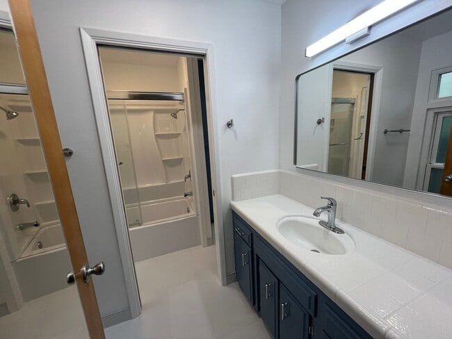 Building Photo - 1234 Bolton Dr