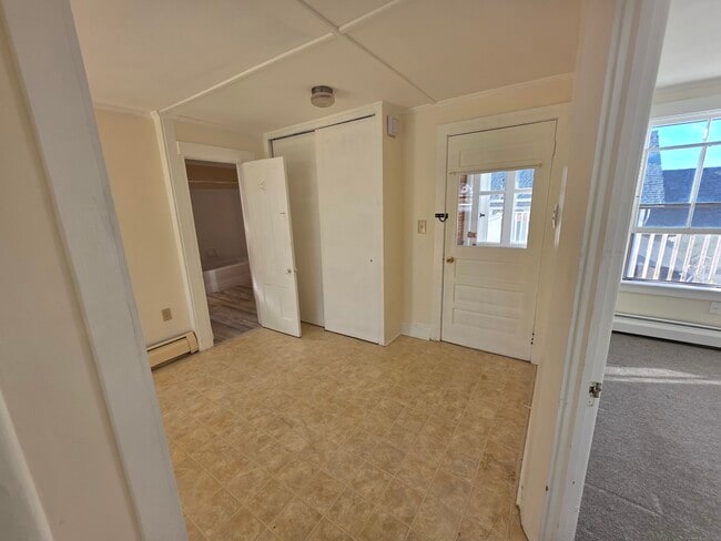 Building Photo - 110 Main St