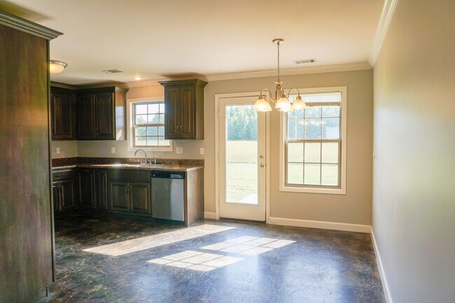 Building Photo - 233 CR 416