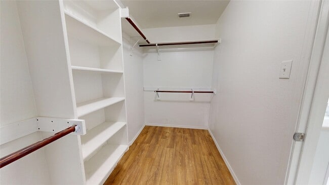 Building Photo - 3101 Buckthorn St