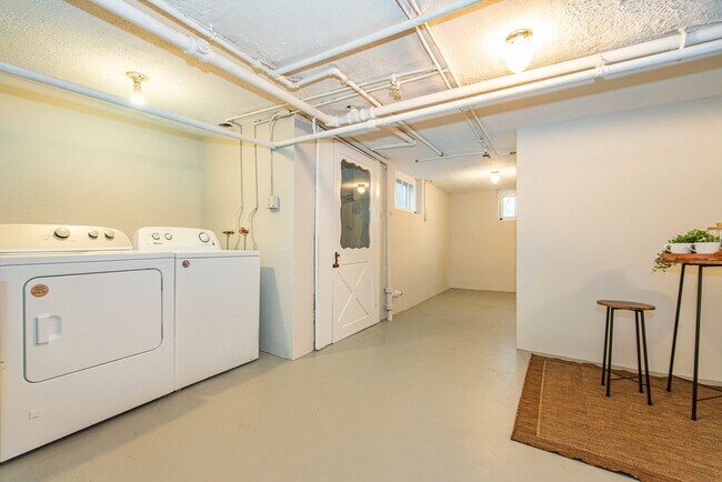 Building Photo - 61 Claremont Ave