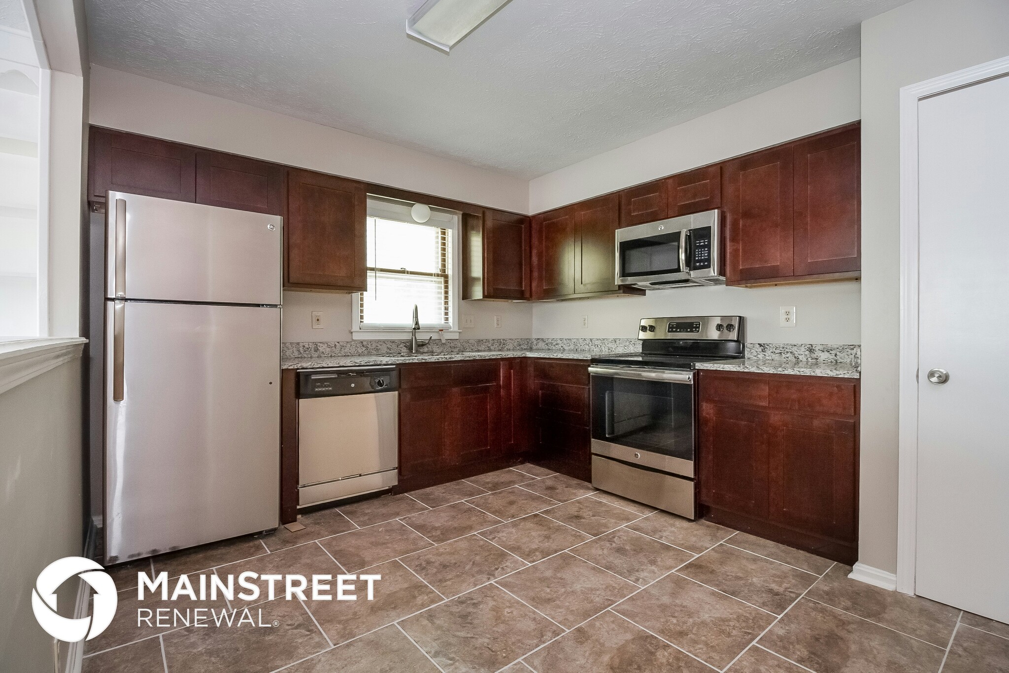 Building Photo - 5600 Wooded Lake Dr