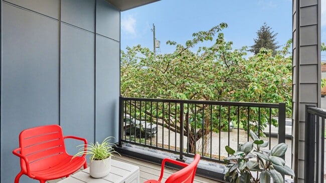 Building Photo - 3Bd/2.25Ba Seattle Townhouse