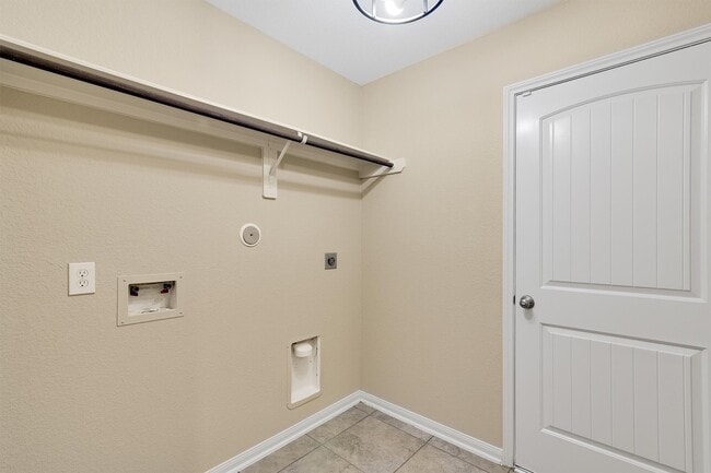 Building Photo - 5540 S Buffalo Cir