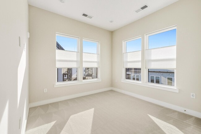 Building Photo - 23651 Havelock Walk Ter