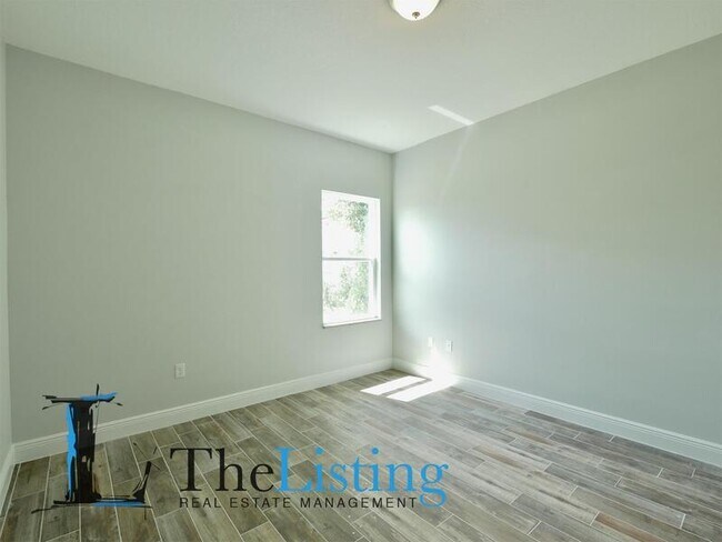 Building Photo - 406 ALBATROSS Ct