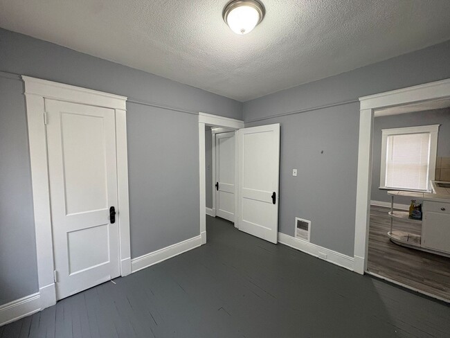 Building Photo - 15624 Halliday Ave