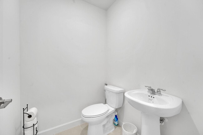 Building Photo - 6371 Windwood Wy