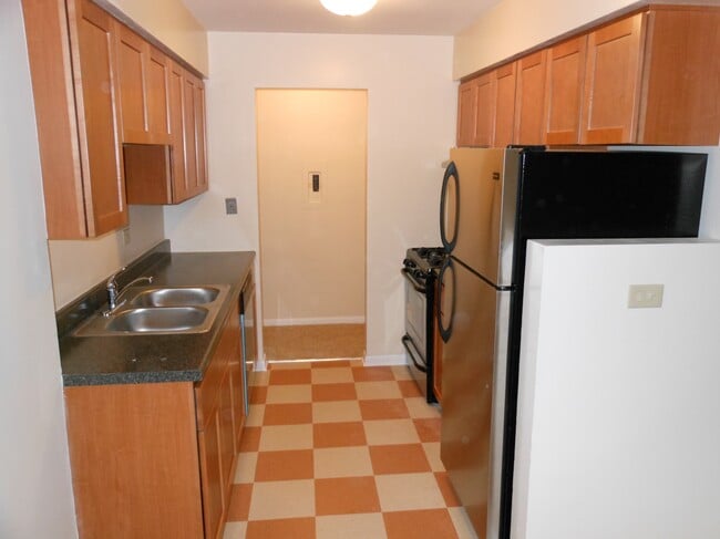 Galley Style Kitchen - 810 Seward St.