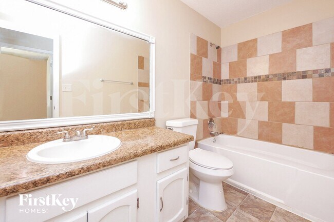 Building Photo - 1701 Underwood Dr SE