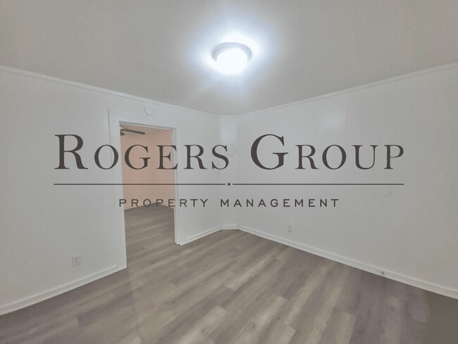 Building Photo - 557 W Spring St