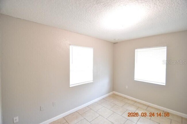 Building Photo - 4006 E Paris St