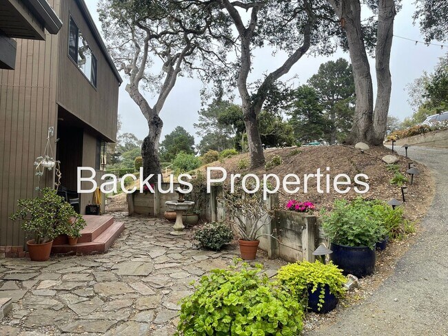 Building Photo - 14685 Charter Oak Blvd