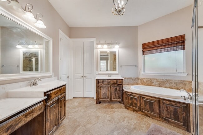 Building Photo - 1105 Haven Cir