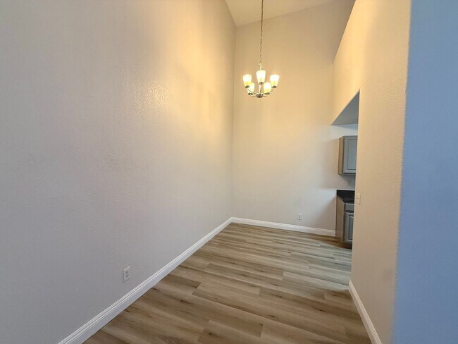 Building Photo - 5125 W Reno Ave
