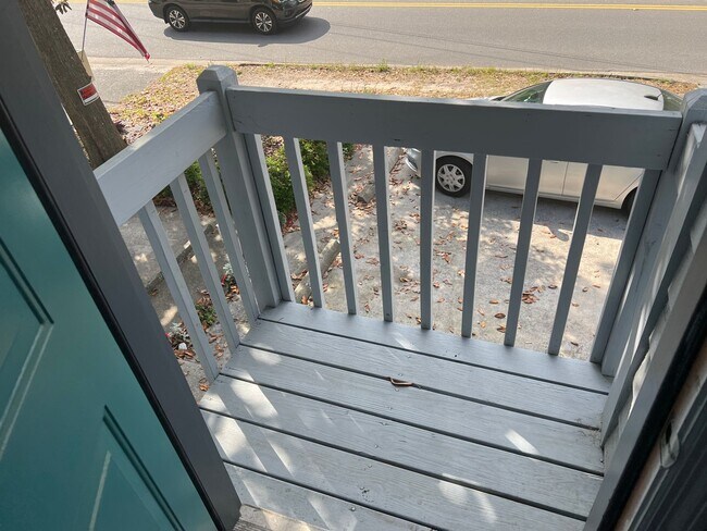 Building Photo - Walk to Beach! Newly Remodeled 2 Bedroom, ...
