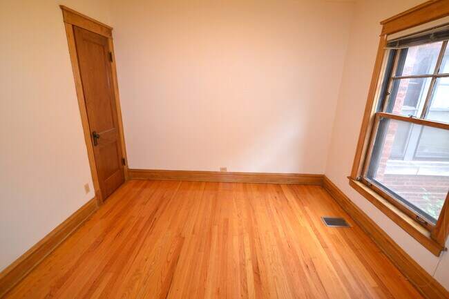 Building Photo - 3761 N Lakewood Ave