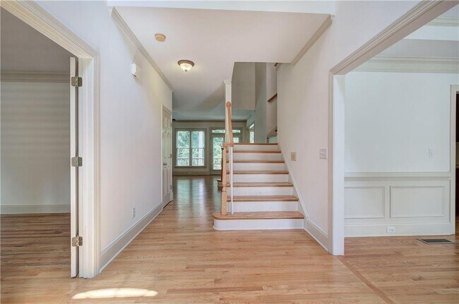 Building Photo - 2320 Starr Lake Dr NW