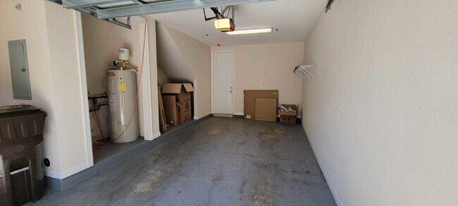 Building Photo - 870 Marina Del Ray Ln