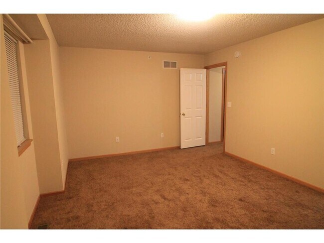 Building Photo - 14975 Pinto Ln