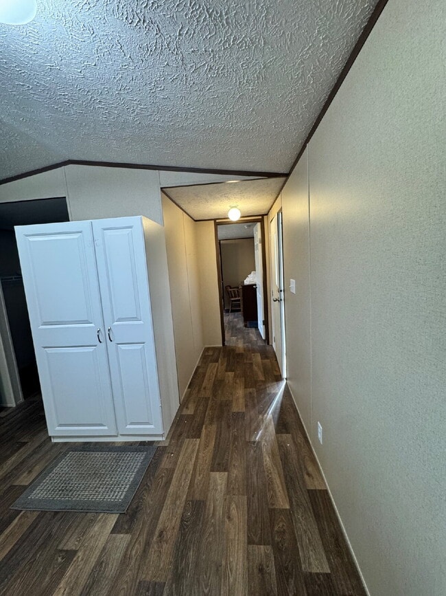 Building Photo - 2 bed 2 bath in Fair Play